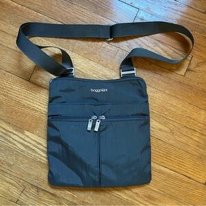 Baggallini Horizon Crossbody Bag in Charcoal EUC